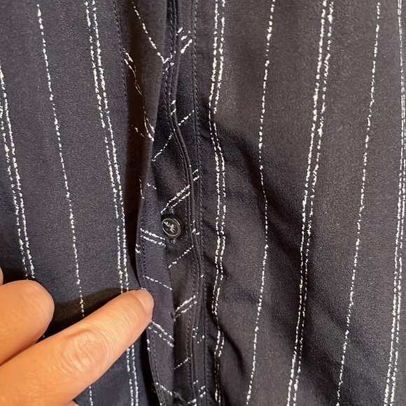 BANANA Republic Navy Striped Blouse - Picture 3 of 13